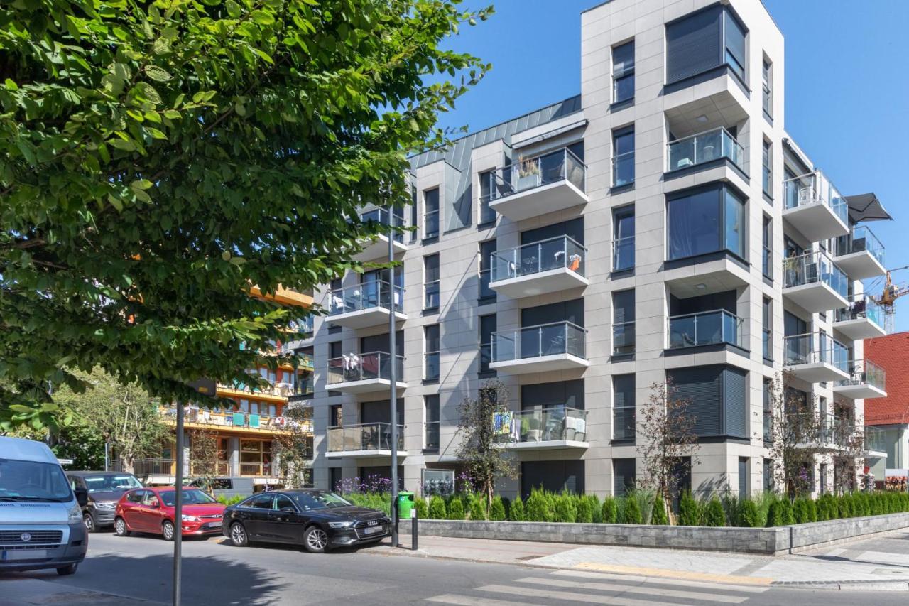 Premium Lissa By Renters Апартаменти