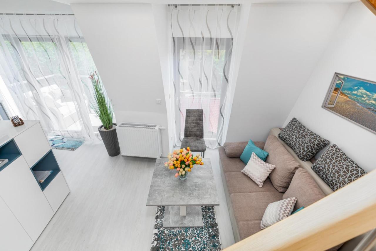 Premium Lissa By Renters * Свіноуйсьце