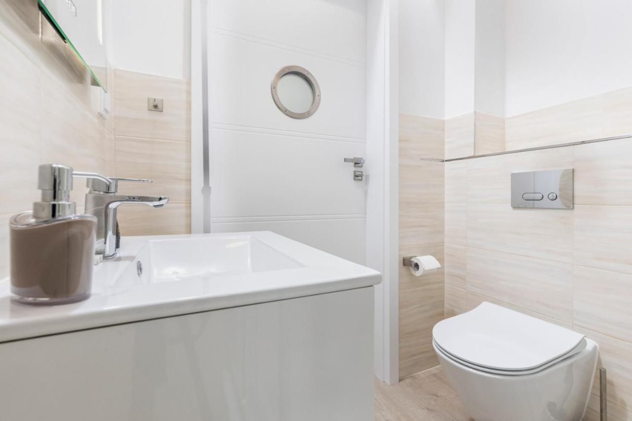 Premium Lissa By Renters *