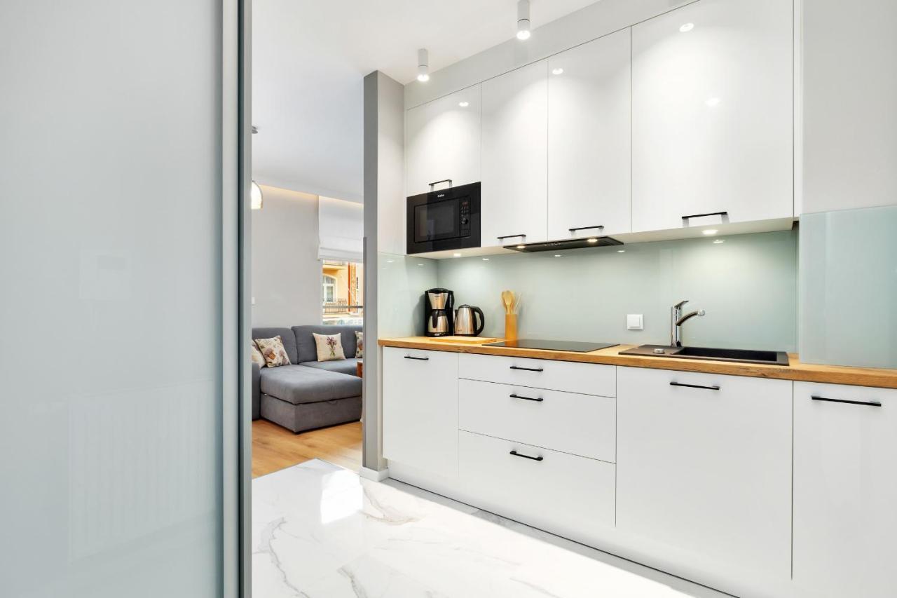 Premium Lissa By Renters